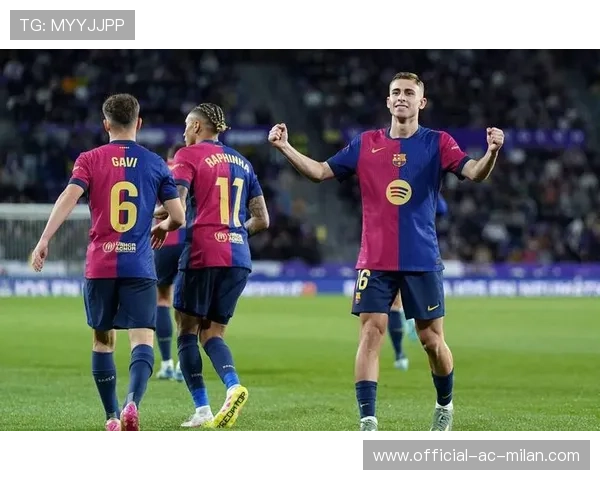 巴萨围攻之下不断创造机会，拉菲尼亚低射没能命中