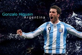 米兰体育app官网-东亚杯国足迎战 球迷现场加油声不断，东亚杯国足大名单