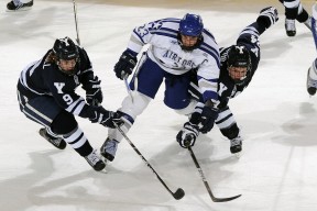 AC Milan-中国男篮集中提升高压防守转换效率，中国男篮防守好的球员